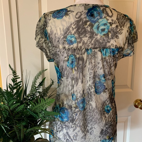 Women Top - Picture 2 of 2